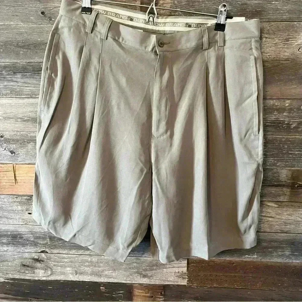 Bungalow Brand Mens Shorts Size 36 Khaki 100% Silk Pleated Silk NWT - Picture 1 of 7